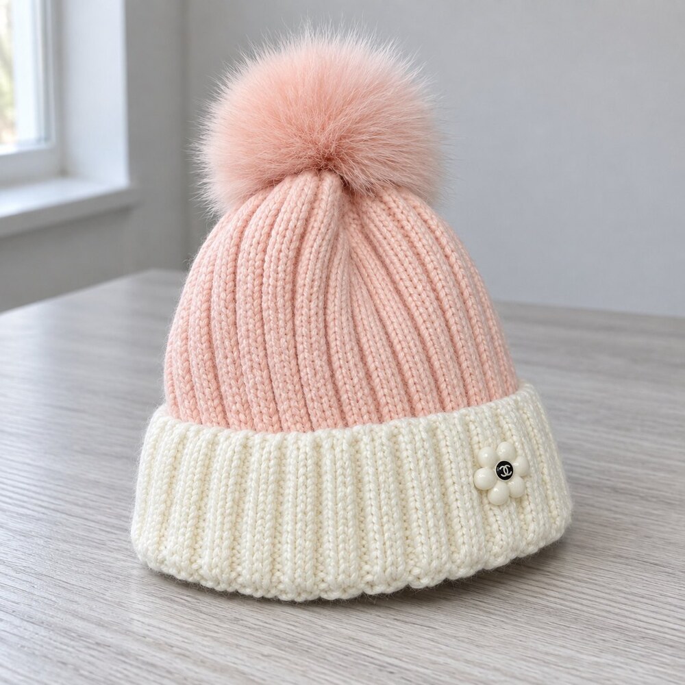 CHANEL Two-Tone Knit Beanie - Picture 4 of 6